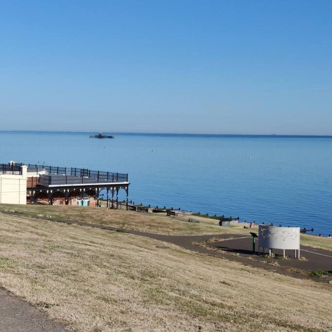 Escape To The Coast In A Luxurious Private Apartment Herne Bay Kültér fotó