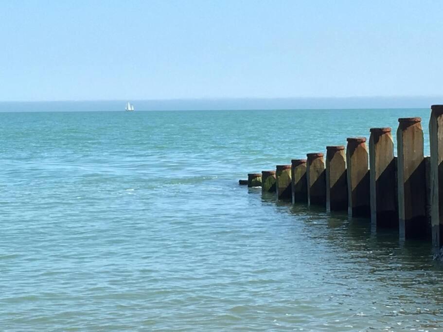Escape To The Coast In A Luxurious Private Apartment Herne Bay Kültér fotó
